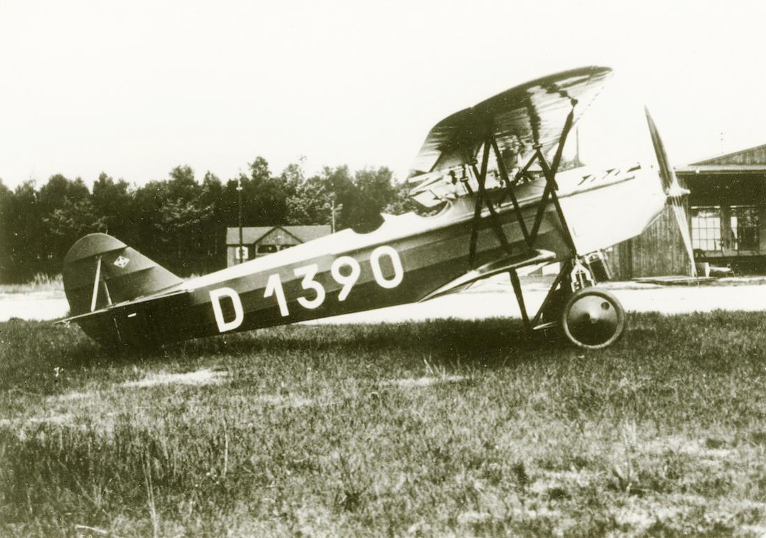 Naam: Foto 476. 'D-1390'.Arado SC II. 1100 breed.jpg
Bekeken: 1918
Grootte: 122,0 KB