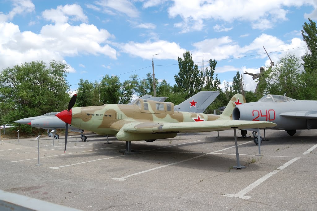 Naam: Il 2 ( replica ) Volgograd.jpg
Bekeken: 350
Grootte: 138,1 KB