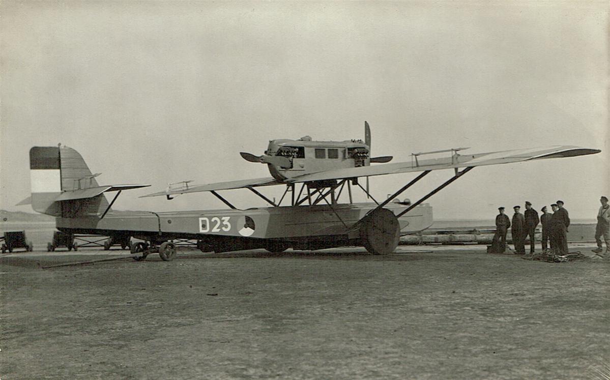 Naam: Foto. 'D-23'. Dornier Wal, kopie.jpg
Bekeken: 409
Grootte: 106,8 KB