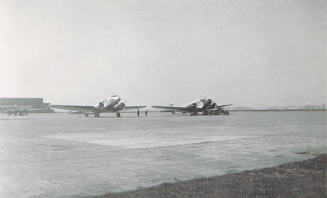 Naam: Foto 2. Platform Schiphol, 1937.jpg
Bekeken: 6006
Grootte: 76,0 KB