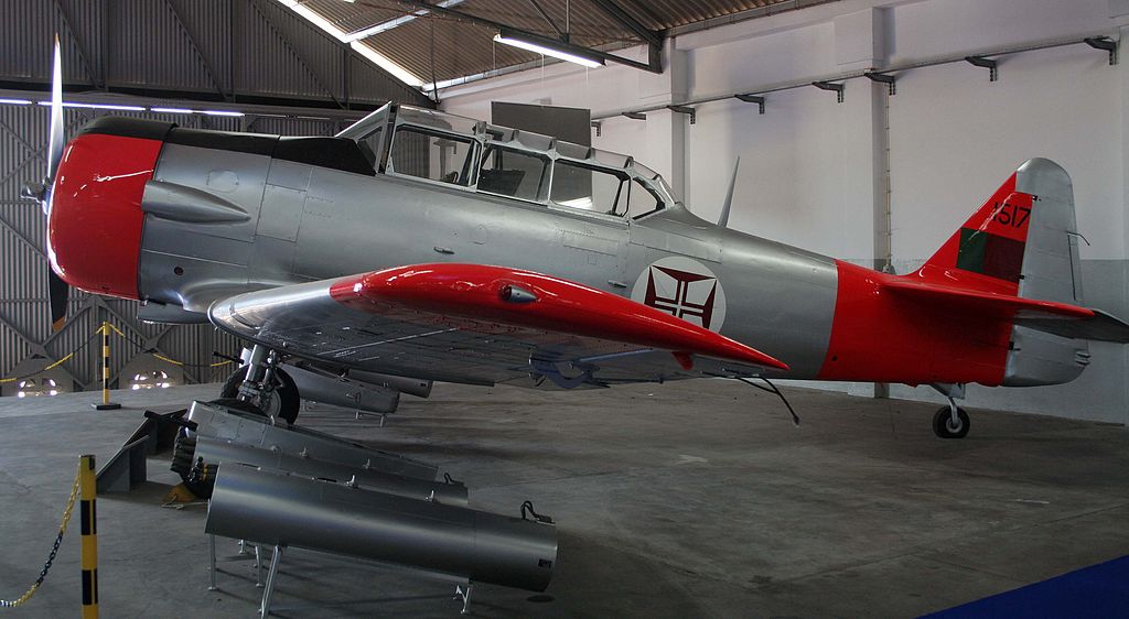 Naam: T-6G in Portuguese Air Force museum.jpg
Bekeken: 334
Grootte: 95,1 KB
