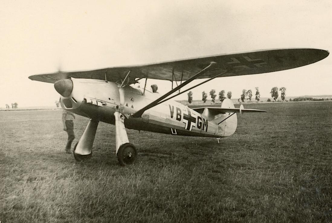 Naam: Foto 657. VB+GM. Focke-Wulf Fw.56 Stösser. 1100 breed.jpg
Bekeken: 652
Grootte: 108,0 KB