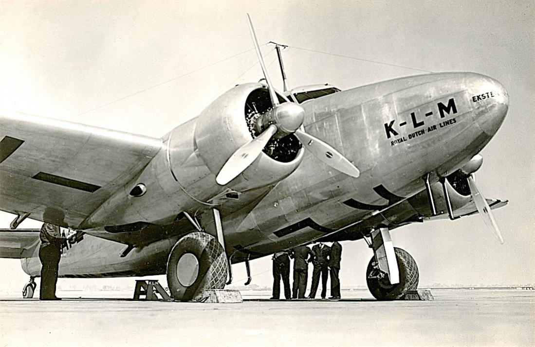 Naam: Foto 371. PH-APE 'Ekster'. Lockheed-14 Super Electra. 1100 breed.jpg
Bekeken: 511
Grootte: 116,9 KB